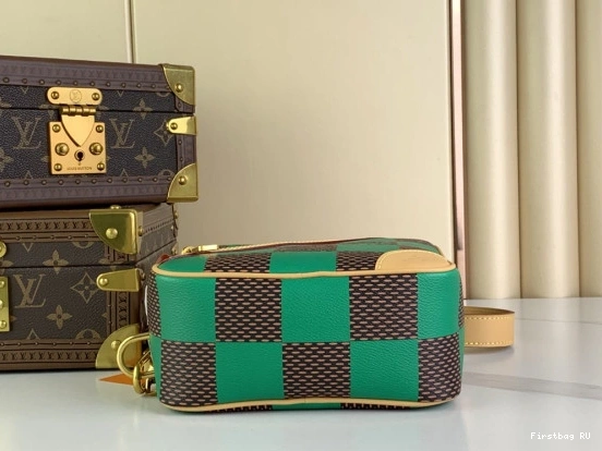 First bag ru LOUIS Chess Messenger-24*24*8CM VUITTON 0723
